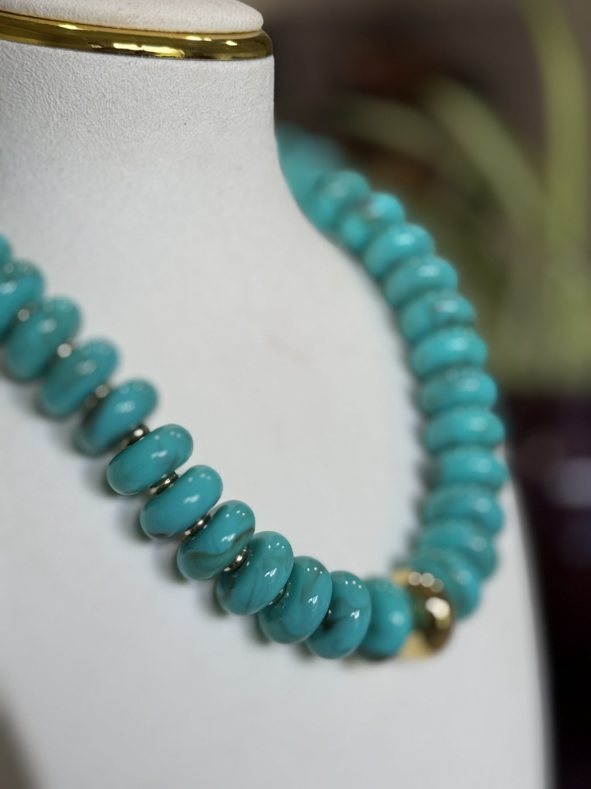 Color Pop Rondelle Lucite Necklace - Image 9